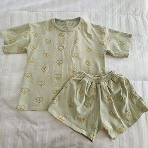 The Neu Co Gold Peace Sign Hearts Matching Set, Size 4/5T